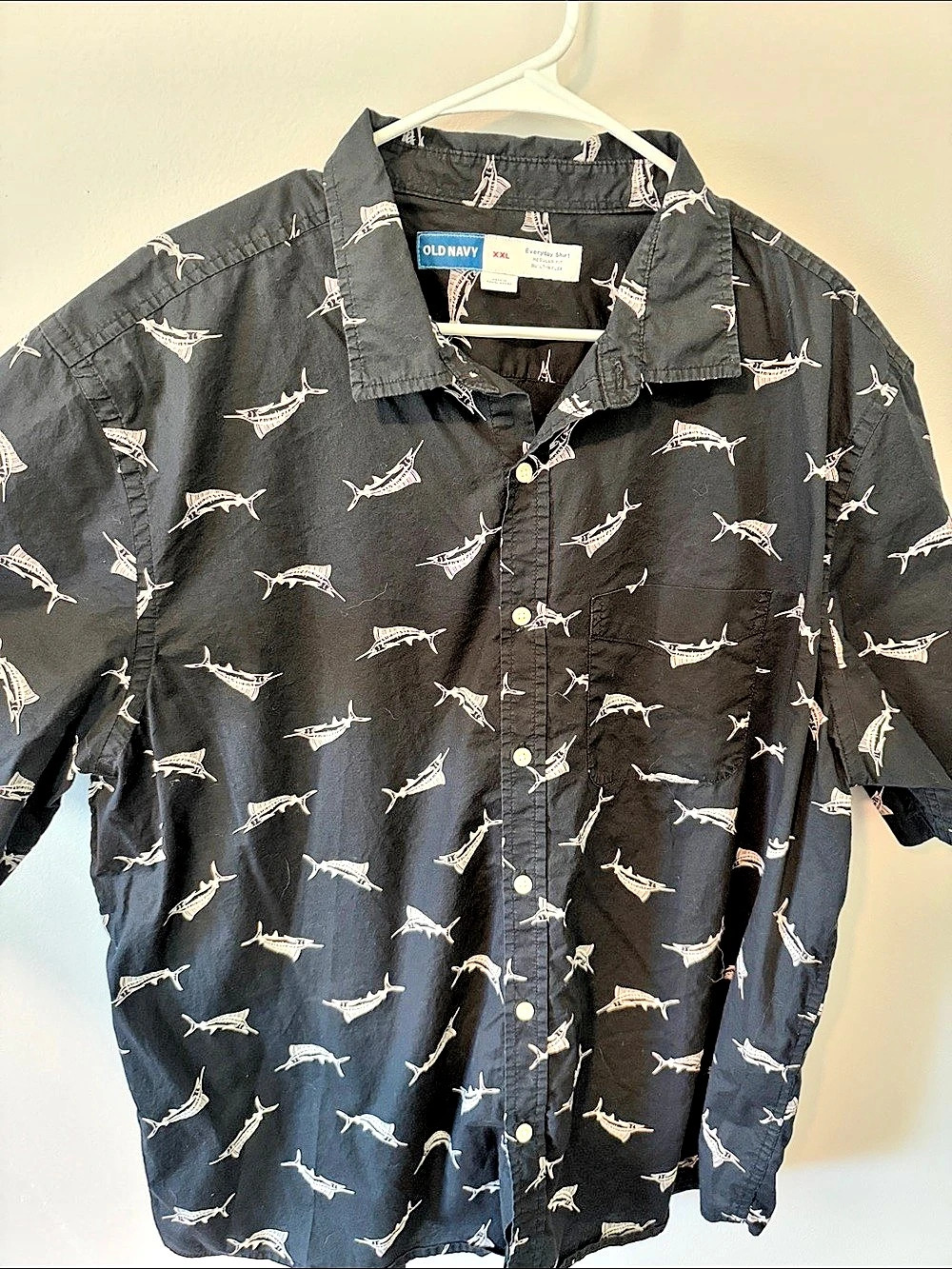 Old Navy Everyday Shirt Regular Fit Built-In Flex Marlin Print dress shirt.